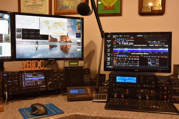 Icom IC-7851 With Display Monitor