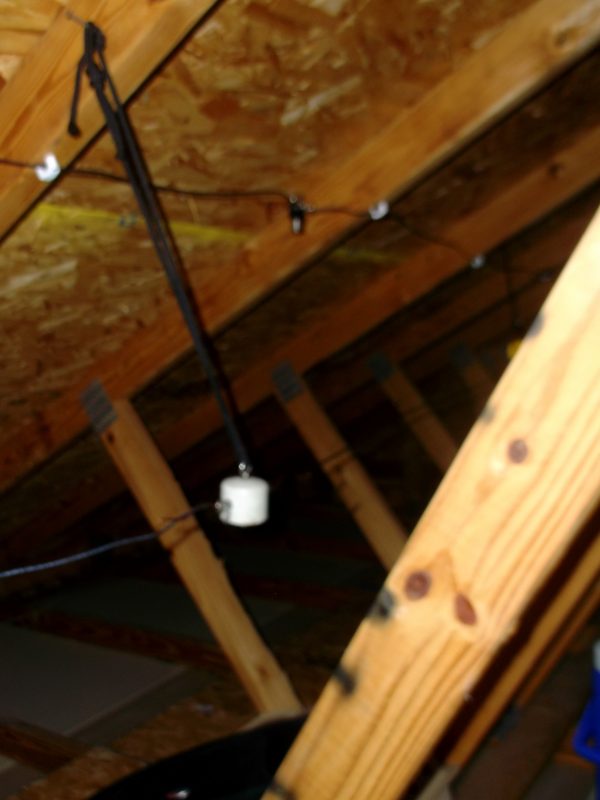 Stealth Antenna – Feedpoint for 15m (top) & 17m (bottom) Stealth Antenna – Feedpoint for 15m (top) & 17m (bottom)