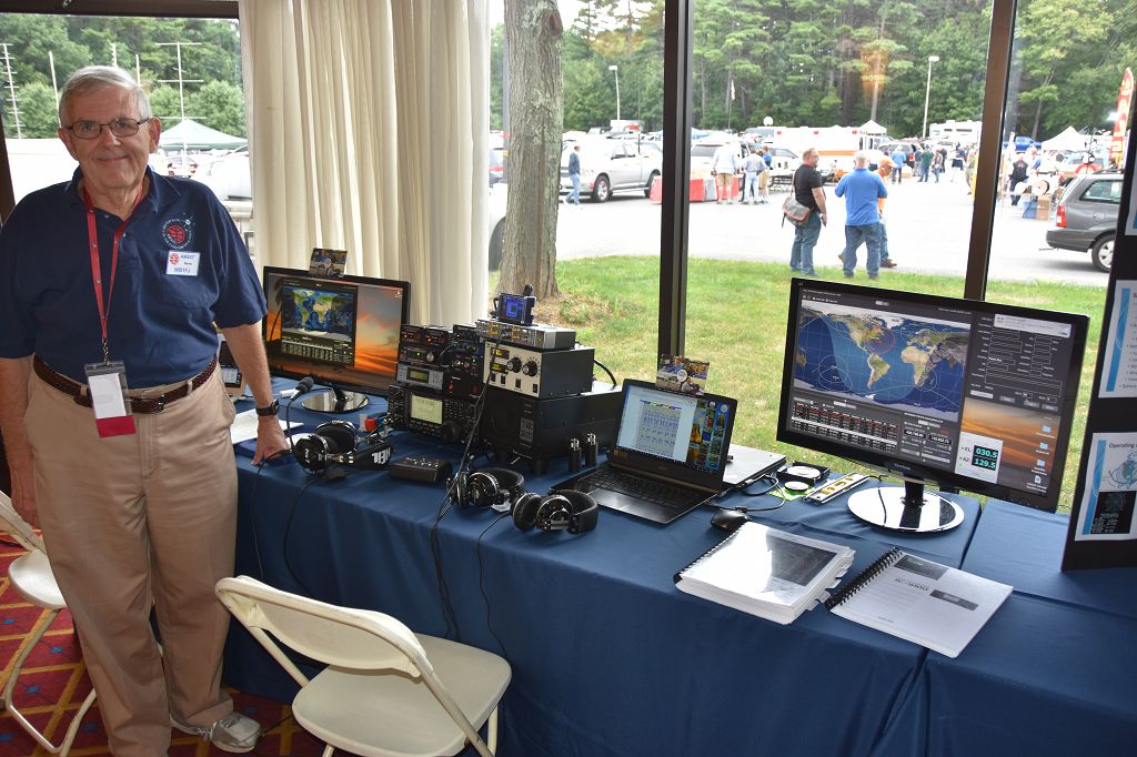 HamXposition - Satellite Station Operated by Burns WB1FJ