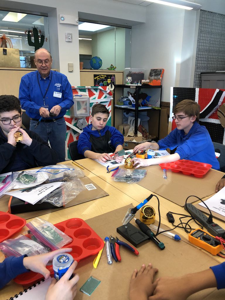 Mike K1WVO Mentoring Students at World Academy Kit Build